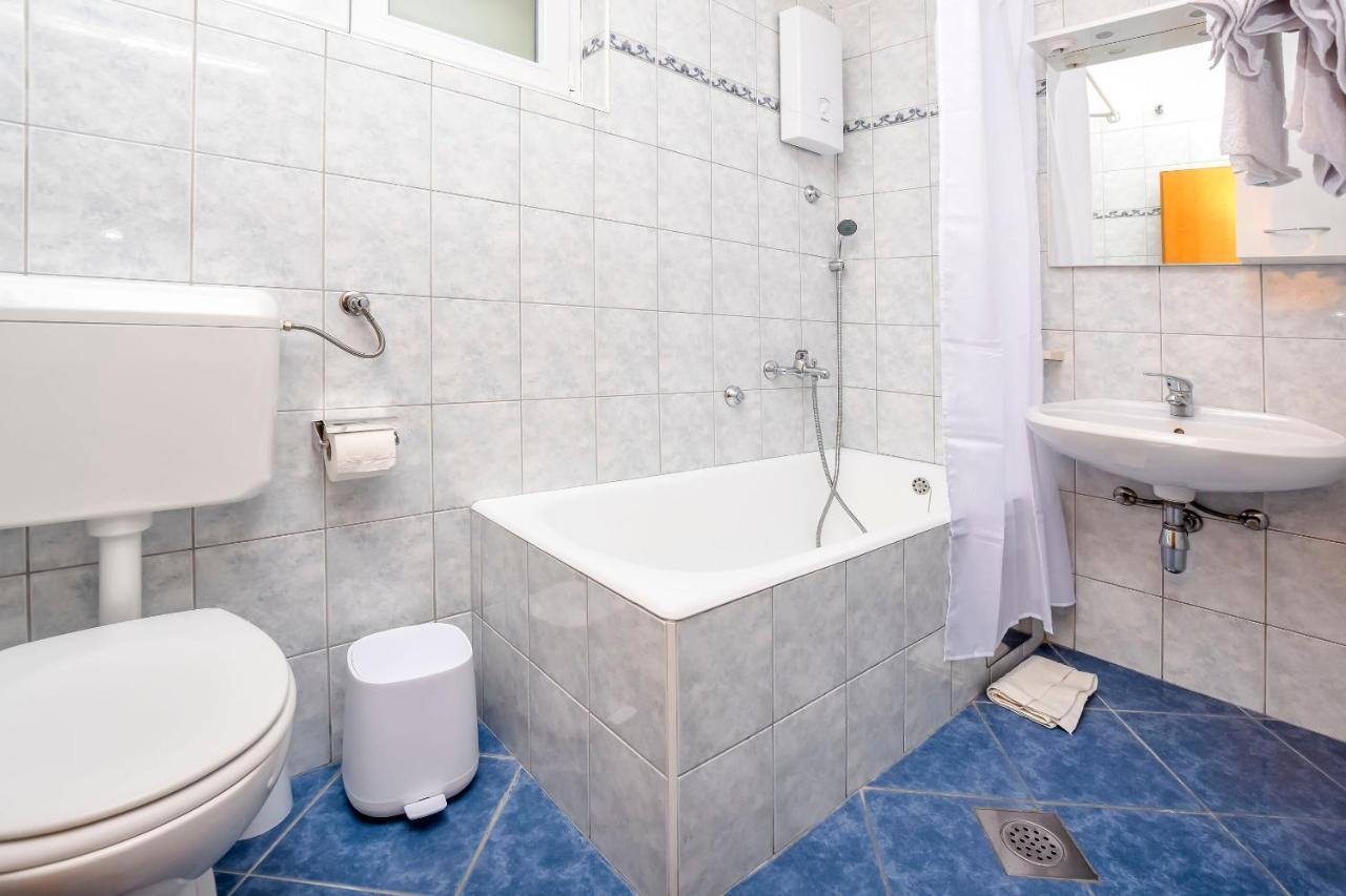 Apartment Mira Primošten Esterno foto